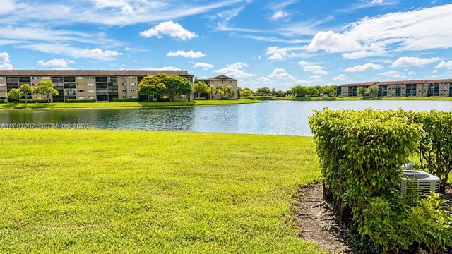901 SW 141st Avenue 111M, Pembroke Pines, FL 33027
