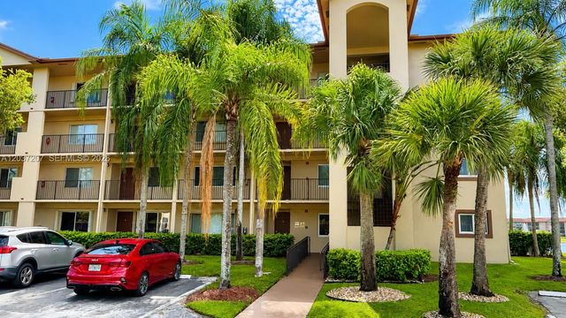 901 SW 141st Avenue 111M, Pembroke Pines, FL 33027
