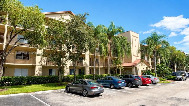 901 SW 141st Avenue 111M, Pembroke Pines, FL 33027