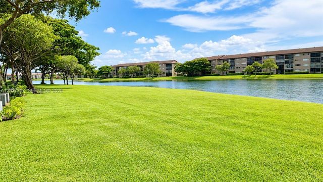 901 SW 141st Avenue 111M, Pembroke Pines, FL 33027