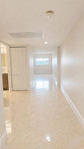 901 SW 141st Avenue 111M, Pembroke Pines, FL 33027