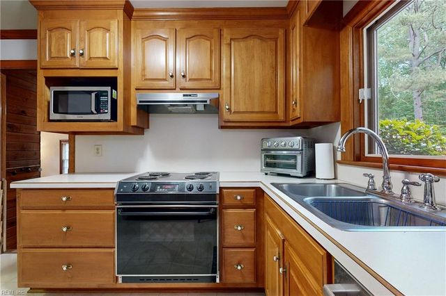 444 Fenton Mill RD, Williamsburg, VA 23188