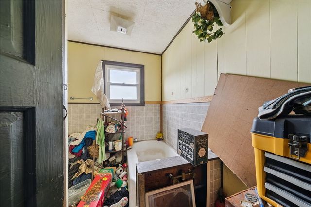 24 Miller St, Latrobe, PA 15650