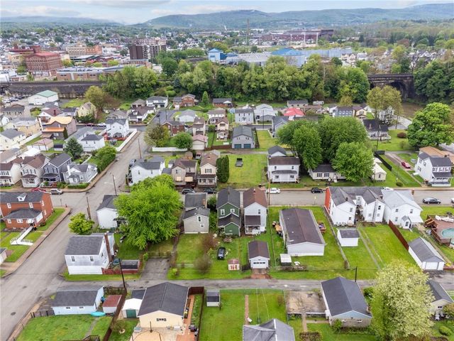 24 Miller St, Latrobe, PA 15650