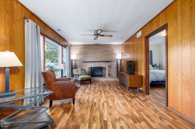 19128 Delaware St Street, Roseville, MI 48066