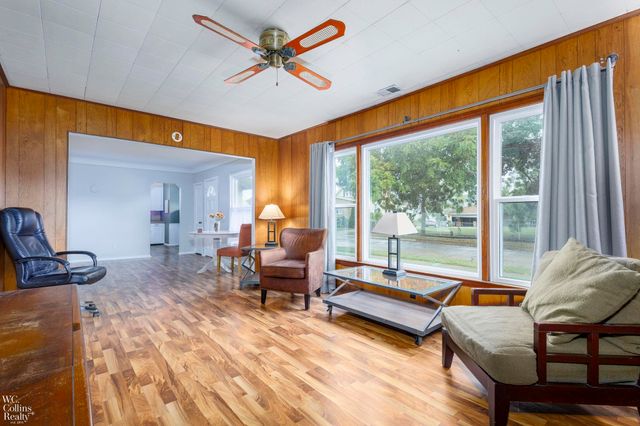 19128 Delaware St Street, Roseville, MI 48066