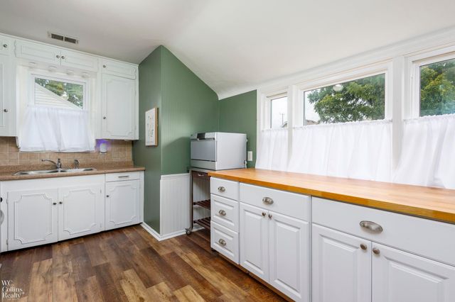 19128 Delaware St Street, Roseville, MI 48066