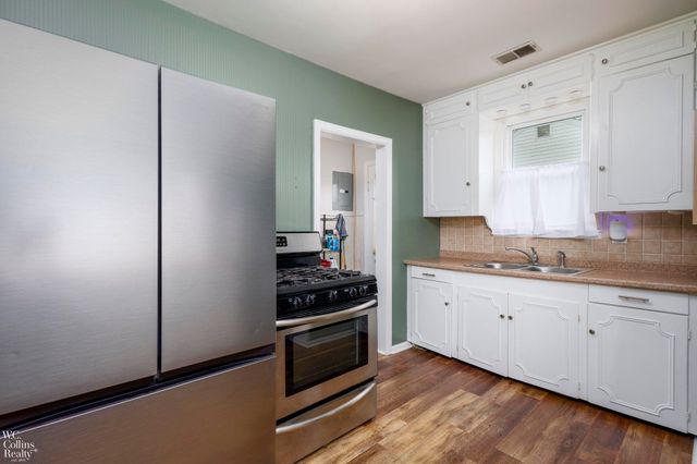 19128 Delaware St Street, Roseville, MI 48066