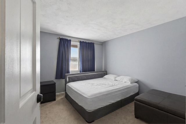 112 Lowell St 11, Peabody, MA 01960