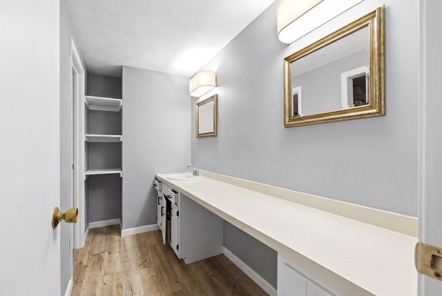 112 Lowell St 11, Peabody, MA 01960