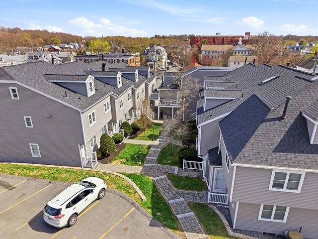 112 Lowell St 11, Peabody, MA 01960