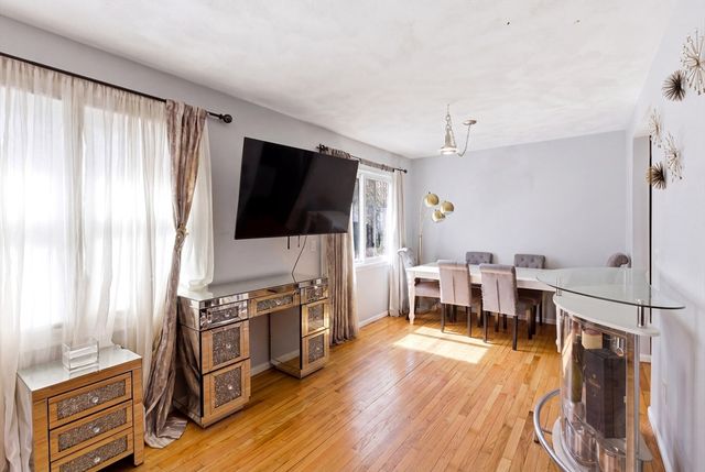 112 Lowell St 11, Peabody, MA 01960