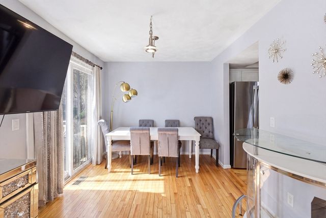 112 Lowell St 11, Peabody, MA 01960