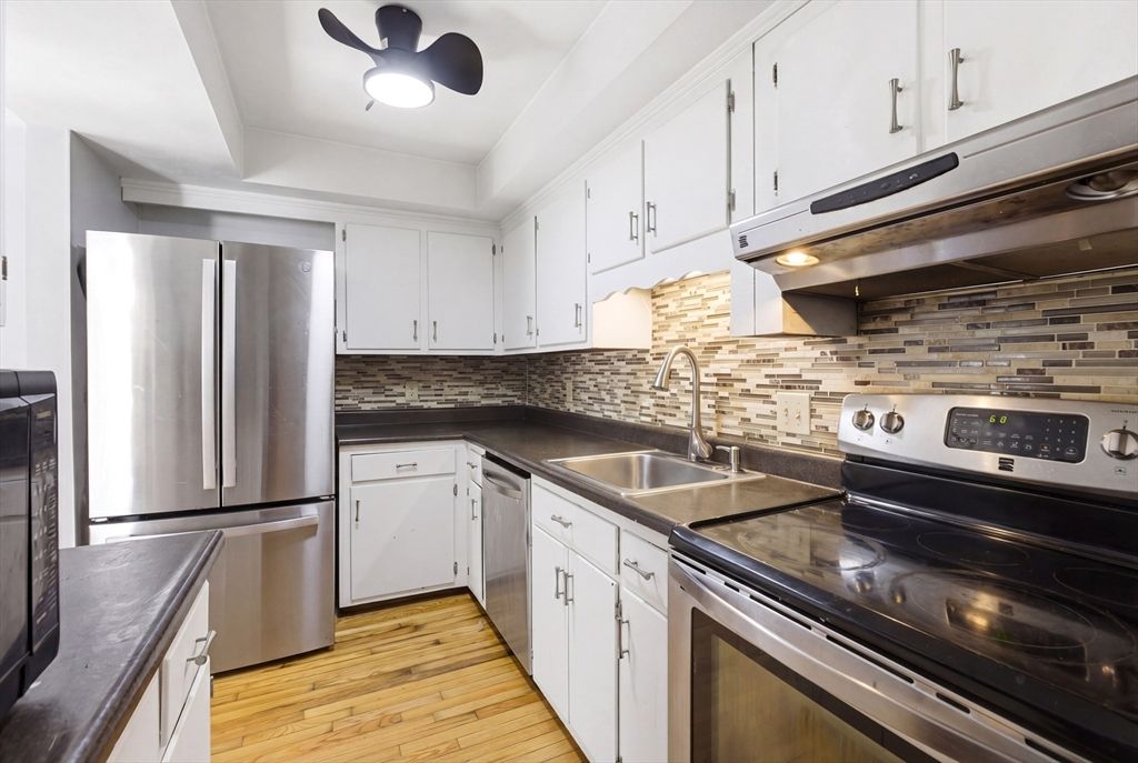 112 Lowell St 11, Peabody, MA 01960