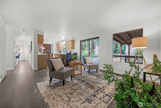 8909 55th Place W, Mukilteo, WA 98275
