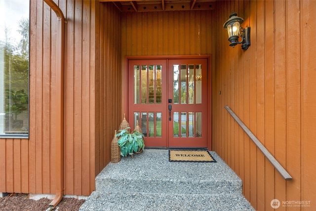 8909 55th Place W, Mukilteo, WA 98275