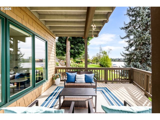 20122 Ne INTERLACHEN Ln, Fairview, OR 97024