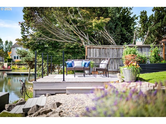 20122 Ne INTERLACHEN Ln, Fairview, OR 97024