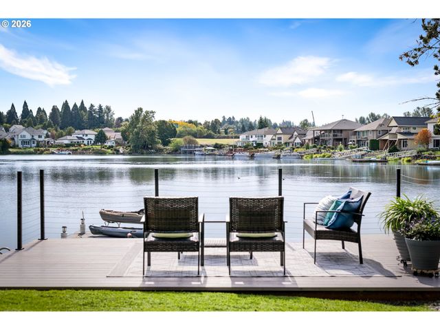 20122 Ne INTERLACHEN Ln, Fairview, OR 97024