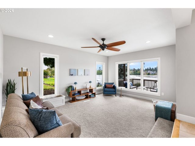 20122 Ne INTERLACHEN Ln, Fairview, OR 97024