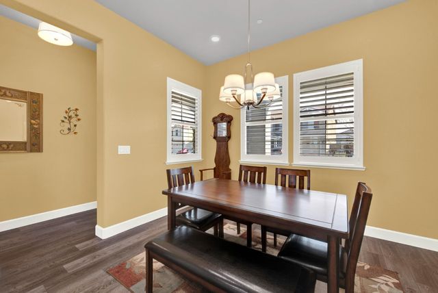 5153 Creekhollow Way, Roseville, CA 95747