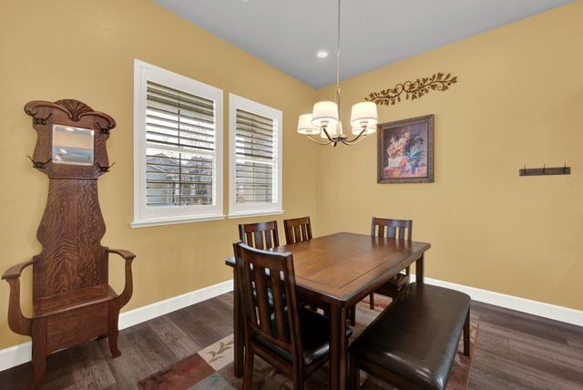 5153 Creekhollow Way, Roseville, CA 95747