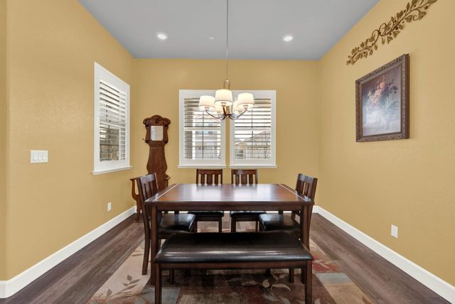 5153 Creekhollow Way, Roseville, CA 95747