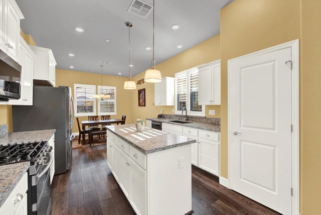 5153 Creekhollow Way, Roseville, CA 95747