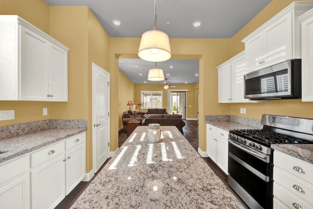 5153 Creekhollow Way, Roseville, CA 95747