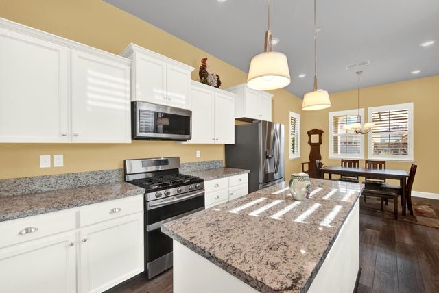 5153 Creekhollow Way, Roseville, CA 95747