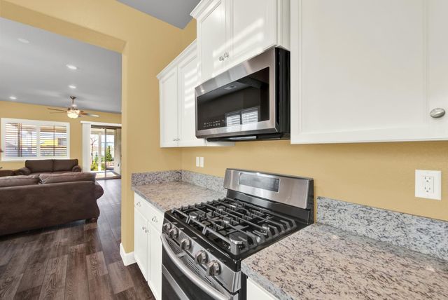 5153 Creekhollow Way, Roseville, CA 95747