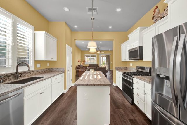 5153 Creekhollow Way, Roseville, CA 95747