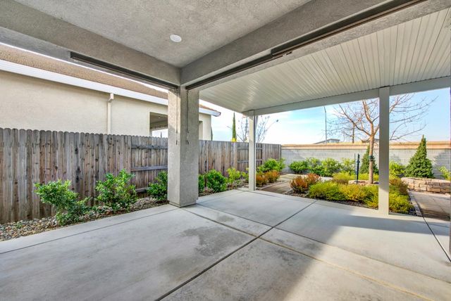 5153 Creekhollow Way, Roseville, CA 95747