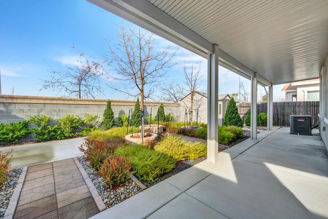 5153 Creekhollow Way, Roseville, CA 95747