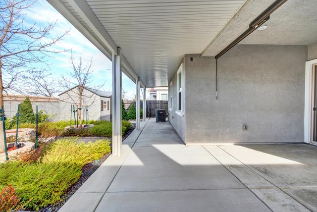 5153 Creekhollow Way, Roseville, CA 95747