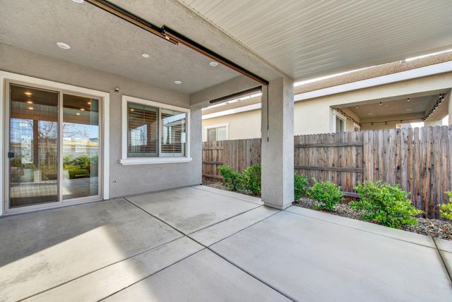 5153 Creekhollow Way, Roseville, CA 95747