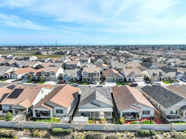 5153 Creekhollow Way, Roseville, CA 95747