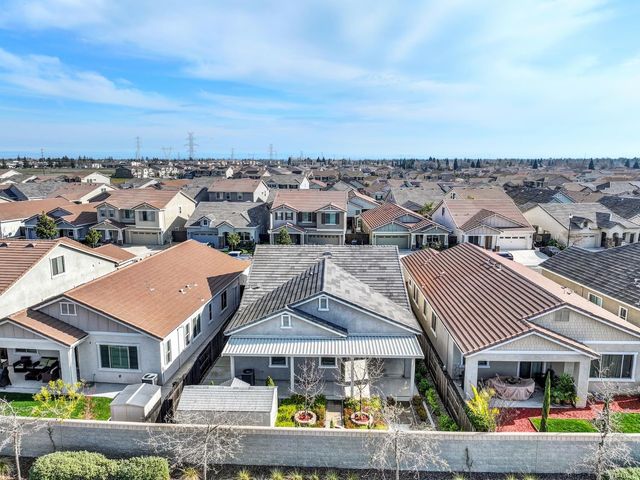 5153 Creekhollow Way, Roseville, CA 95747