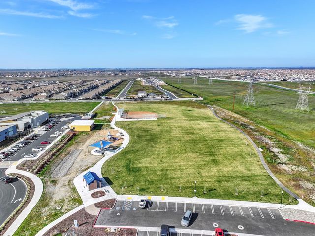 5153 Creekhollow Way, Roseville, CA 95747