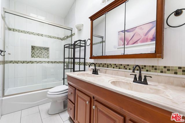 20628 Clark Street, Los Angeles, CA 91367