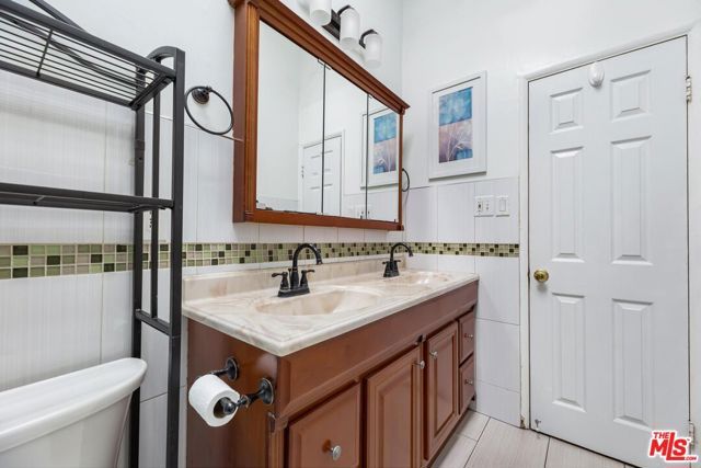 20628 Clark Street, Los Angeles, CA 91367
