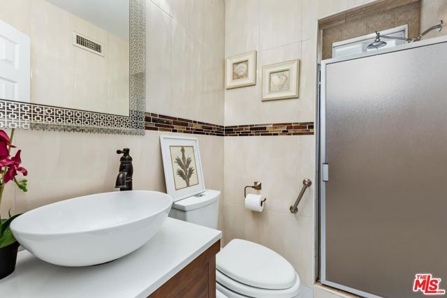 20628 Clark Street, Los Angeles, CA 91367