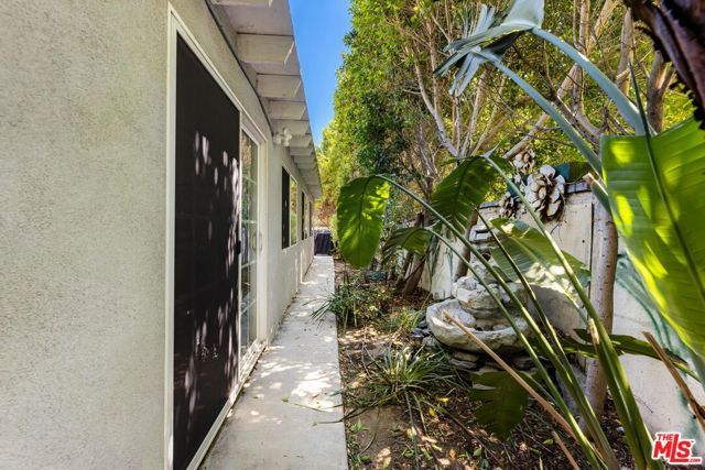 20628 Clark Street, Los Angeles, CA 91367