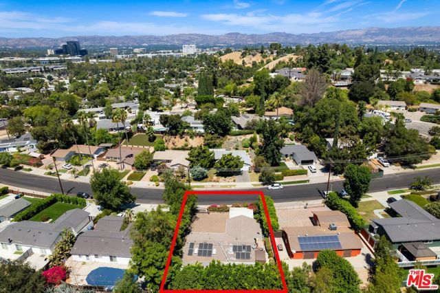 20628 Clark Street, Los Angeles, CA 91367