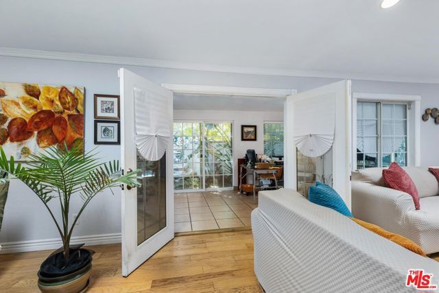 20628 Clark Street, Los Angeles, CA 91367