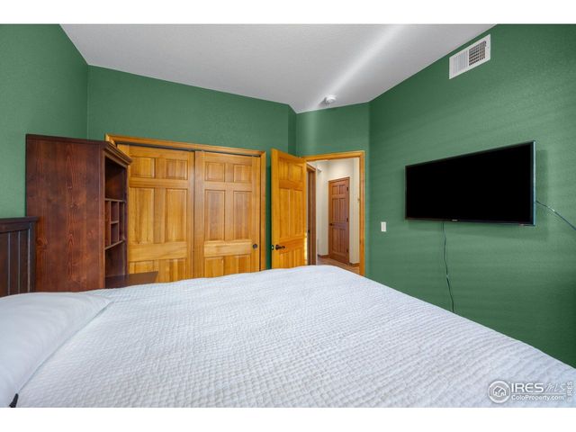 913 Ninebark Ln, Longmont, CO 80503