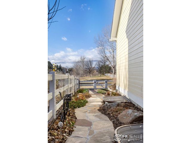 913 Ninebark Ln, Longmont, CO 80503