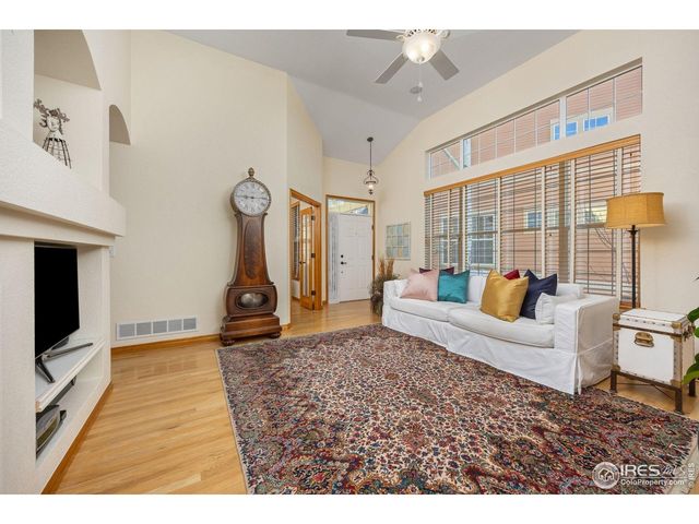 913 Ninebark Ln, Longmont, CO 80503