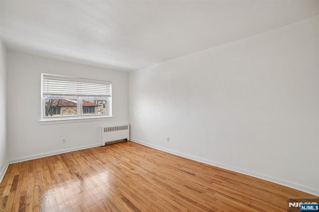 2430 8th Street 5B, Fort Lee, NJ 07024