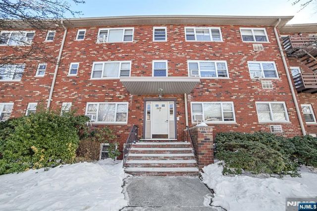 2430 8th Street 5B, Fort Lee, NJ 07024
